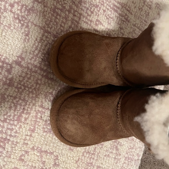 Bailey Button II Ugg Boots - Picture 4 of 6